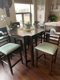 Dining Pub Table and Chairs