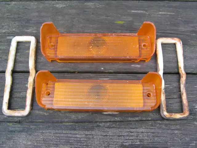 1966-67CHEVY PARKING LAMP LENS   O.E.M.65187288402307121