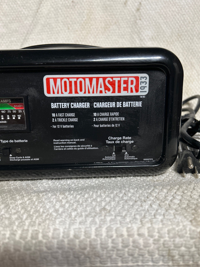 Motomaster Battery charger.  in Other in Windsor Region - Image 2