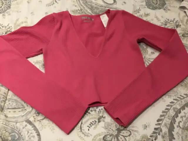 Teen girls clothing size Small in Kids & Youth in Barrie - Image 6