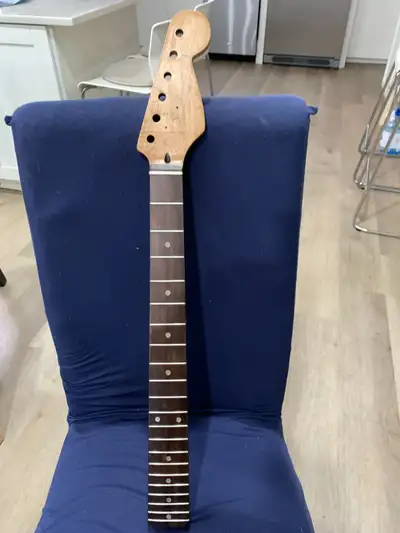 Fender style 21 fret neck, View more