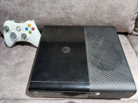 Xbox 360 250 GB + Mass Effect Trilogy + Controller + HDMI Cable