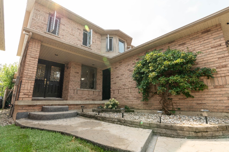 New Two Storey Detached House in Hamilton! Long Term Rentals