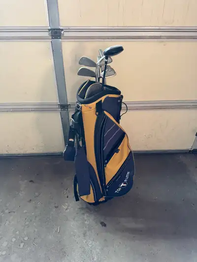 Beginner golf clubs and bag, View more