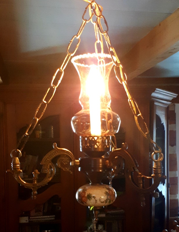 3 JOLIES VINTAGE LAMPES CHANDELIER IDENTIQUES ABATJOUR AMBRÉ