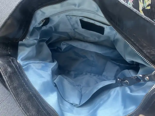 Coach Vintage Zoe crossbody & shoulder Bag in Women's - Bags & Wallets in Mississauga / Peel Region - Image 7