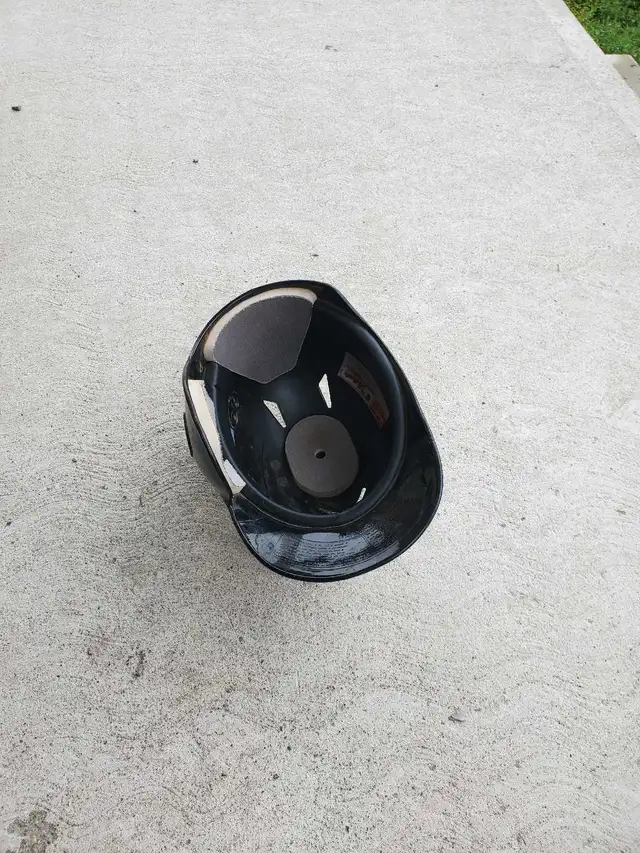 Rawlings Batting Helmet 1 Ear piece Professional helmet. in Baseball & Softball in Norfolk County - Image 5