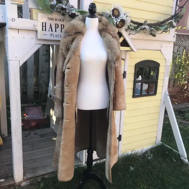 Vintage women’s Cosa Nova Shearling coat in Women's - Tops & Outerwear in City of Toronto - Image 6