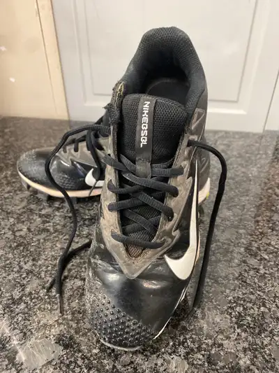 Nike baseball cleats - size 6Y