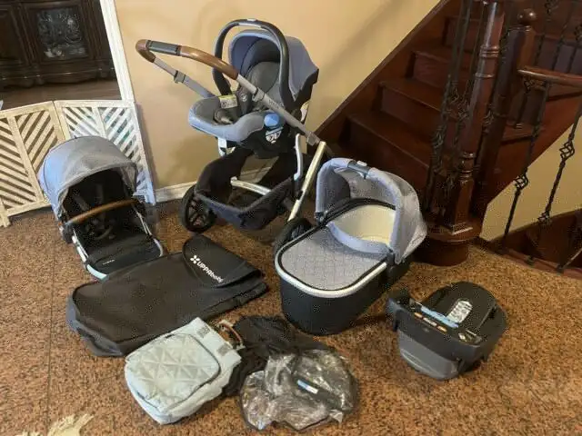 Uppababy Vista stroller (Mesa car seat) in Strollers, Carriers & Car Seats in Markham / York Region - Image 4