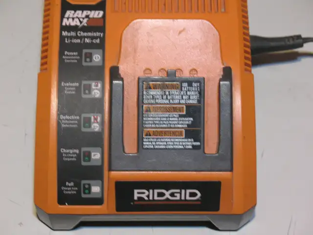 Makita, DeWalt, and Ridgid 18 Volt Battery Chargers in Power Tools in City of Toronto - Image 7