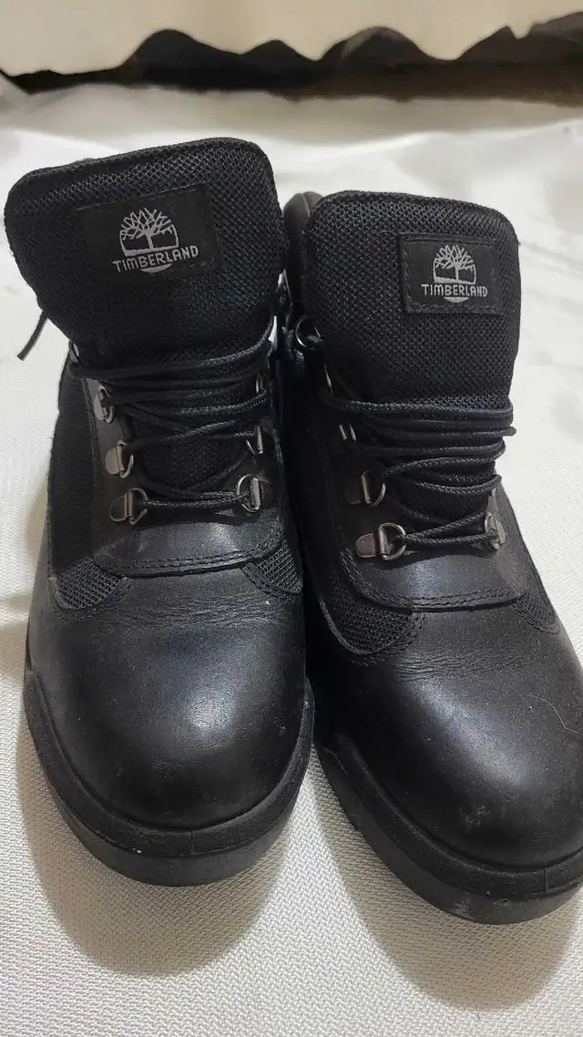 Timberland black in Men's Shoes in Mississauga / Peel Region - Image 2