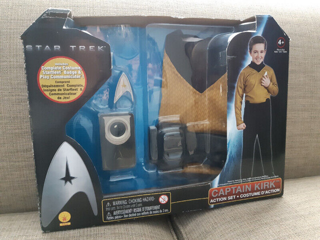 STAR TREK Captain Kirk Uniform in Arts & Collectibles in St. Albert