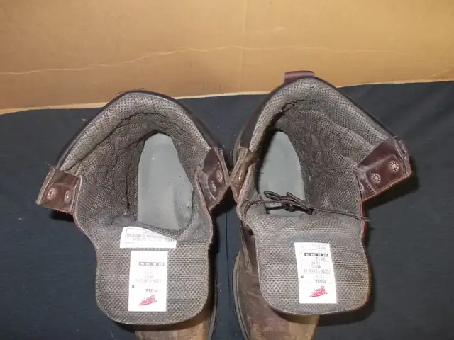 RED WING MEN’S INSULATED WORK BOOT – Size 11 EEE in Men's Shoes in Grande Prairie - Image 8