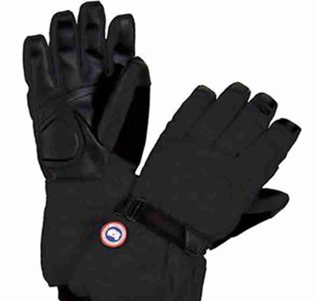 Canada Goose Arctic Down Women's Gloves - Sz Small BNWT - Skiing in Ski in City of Toronto