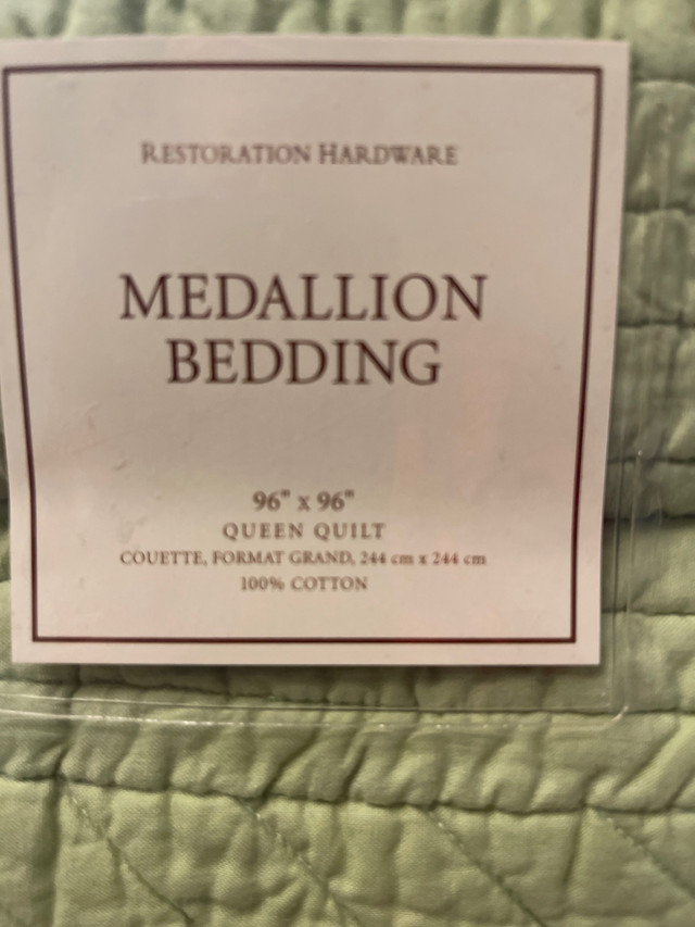 Restoration hardware 5 pc queen bedding set quilt in Bedding in City of Toronto - Image 4