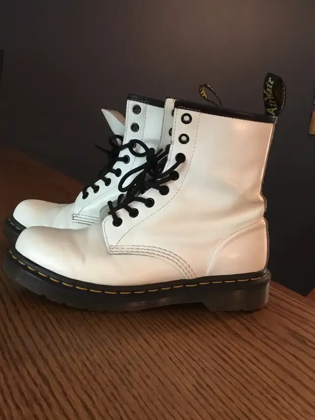 Doc Martens Boots White Womens’ Size 8US or 38EU in Women's - Shoes in Kawartha Lakes - Image 3