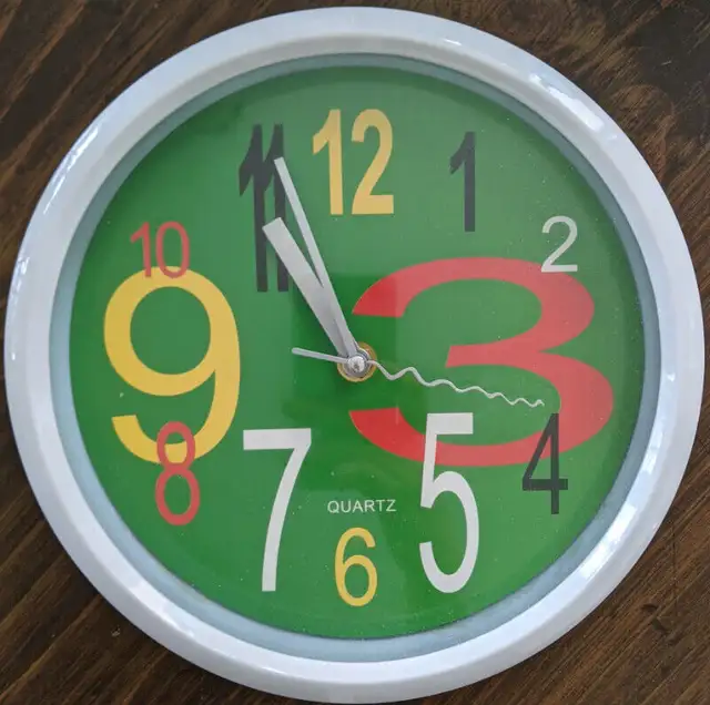 22.5cm diameter wall Clock ,,( kid) in Home Décor & Accents in Markham / York Region - Image 2