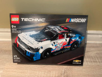 LEGO TECHNIC 42153 - NASCAR Next Gen Chevrolet Camaro - NEUF