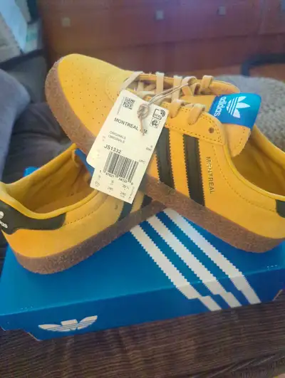 Neufs!!! Souliers Adidas édition rétro Montréal 6.5 homme, View more