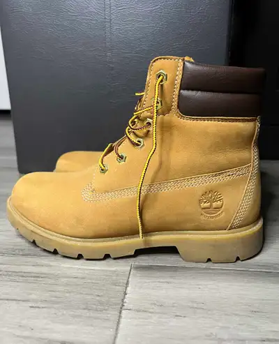 Women’s Timberland Premium Boots – US Size 8, View more