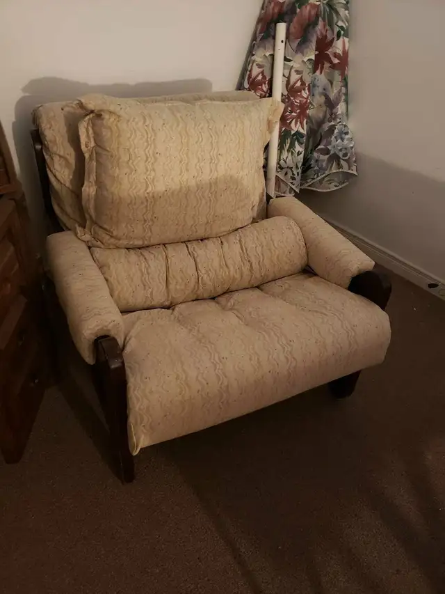 Estate sale must go! Reduced! Ikea loveseat and chair in Couches & Futons in Belleville - Image 3