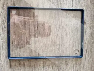 Étui transparent pour tablette Samsung Tab A8 avec contour bleu Avec protège écran jamais utilisé