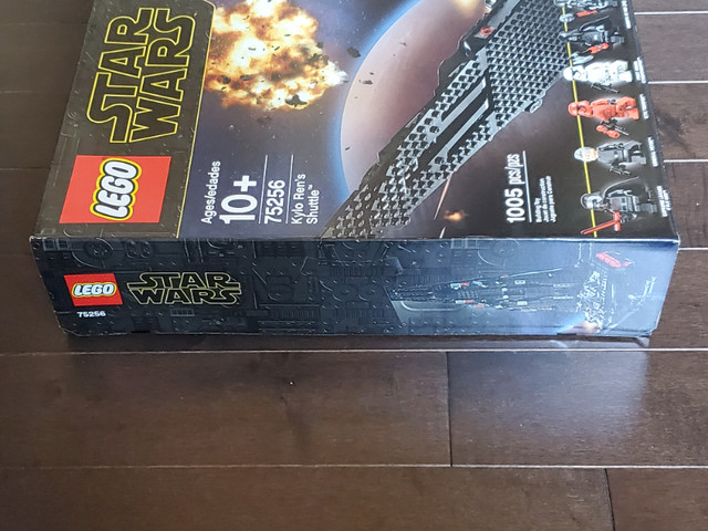 Star Wars Lego Kylo Ren's Shuttle #75256 1005pcs *retired* new dans Jouets et jeux  à Ouest de l’Île - Image 3