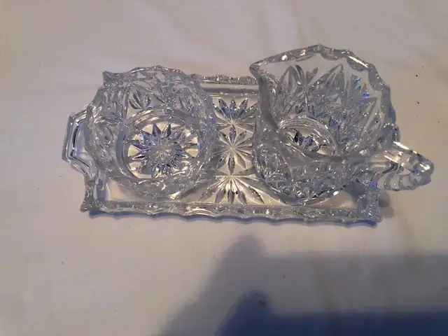 VINTAGE LEAD CRYSTAL CREAMER AND SUGAR BOWL in Arts & Collectibles in West Island - Image 5