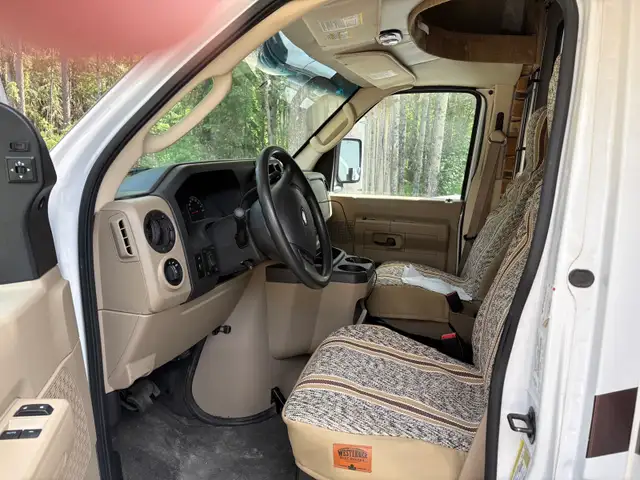 Adventurer Class C Motorhome - REDUCED in RVs & Motorhomes in Red Deer - Image 5