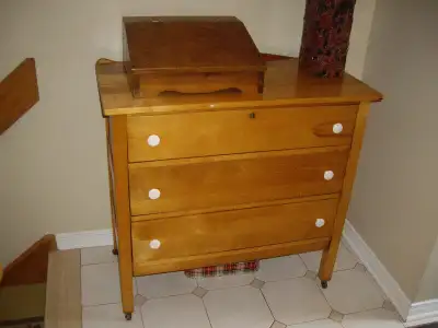ORIGINAL VINTAGE MID-CENTURY MAPLE DRESSER, View more