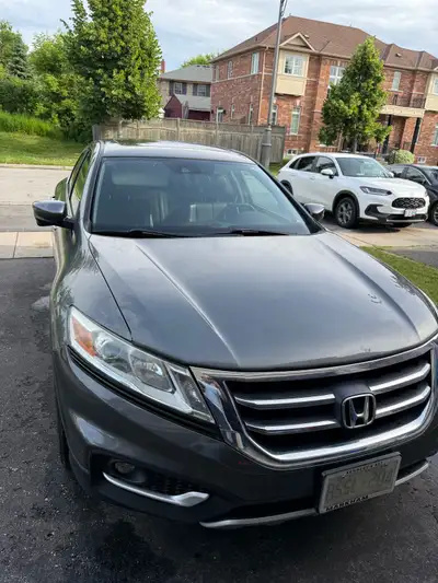 Meticulously maintained - 4 CYLINDER AUTOMATIC 187,000 kms SUNROOF LANE DEPARTURE WARNING/ FRONT RAD...