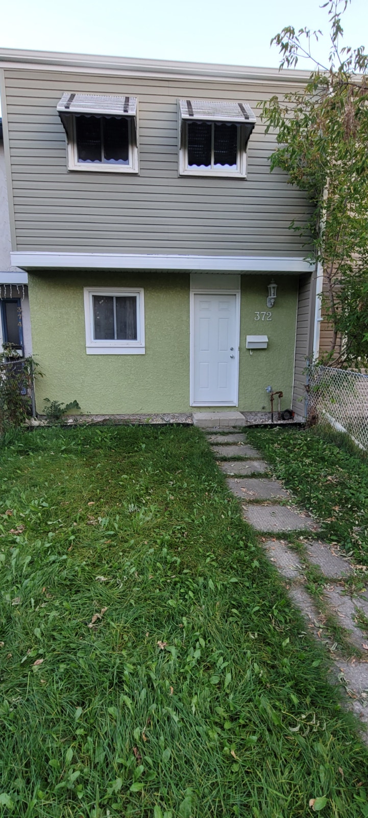3 Bedroom Townhouse  available for Rent in St. Norbert 2