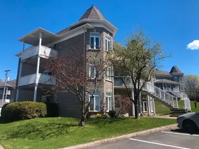 Beau condo avec 5 électro à louer 2 min. des ponts de Qc(Charny)
