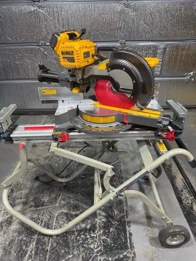 DEWALT Flexvolt 60v 12” double bevel compound sliding mitre saw. With diablo blade. With Bosch gravi...