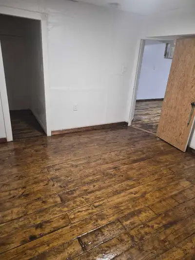 I have 5 bedrooms available ranging from $350-$500 first come first serve. Internet and laundry also...