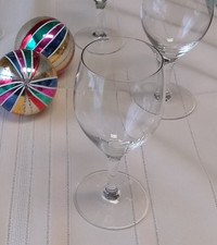 6 Wine glasses