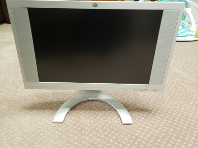 HP 21" LCD monitor dans Moniteurs  à Saint-Albert