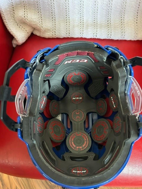 CCM Pro Stock Hockey Helmet in Hockey in Moncton - Image 4
