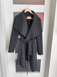 Manteau Michael Kors taille 2, valeur de plus de 650$+tx
