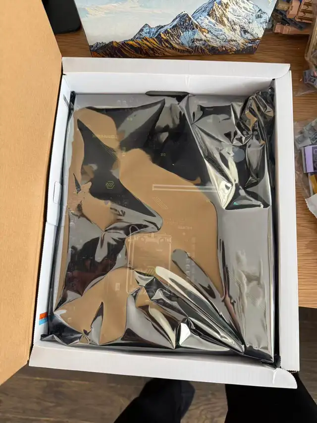 NEW Intel i7-13700K + MSI MAG Z790 TOMAHAWK WIFI (DDR5, WiFi 6E) in Desktop Computers in Markham / York Region - Image 6