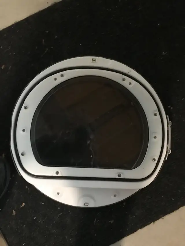 Maytag/Whirlpool front  dryer door in excellent condition. in Washers & Dryers in Markham / York Region - Image 3