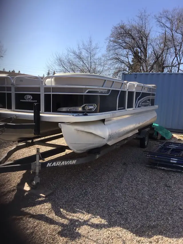 2018 Princecraft Vectra21 Pontoon Boat For Sale in Powerboats & Motorboats in Prince Albert - Image 3