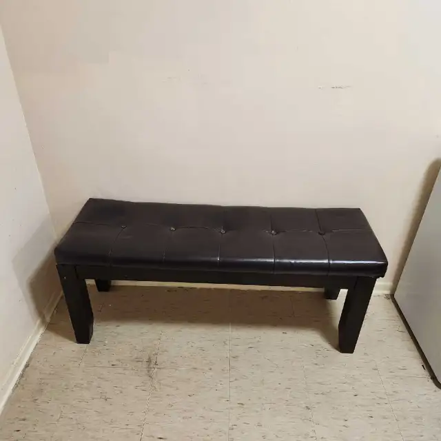 Kitchen Table Set + Bench + 4 Chairs in Dining Tables & Sets in Markham / York Region - Image 5