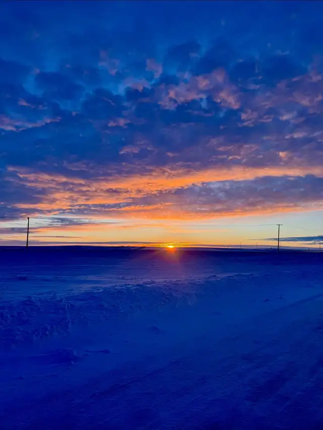 2 girls looking for home mom student living out at Skyview Sk