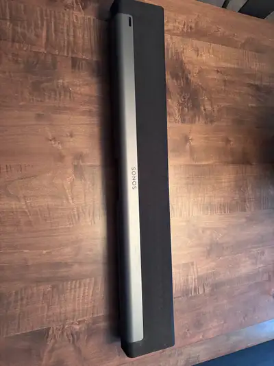 Sonos Playbar, the original soundbar from Sonos. Amazing sound and in immaculate condition. Moving t...