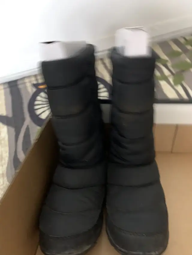 Sorel Whitney Mid Boots Waterproof - Black in Women's - Shoes in Markham / York Region - Image 4