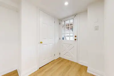 1 bed 1 bath Basement apartment for Rent with parking and laundry Must provide Paystubs,credit burea...