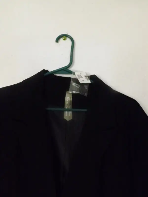 BLACK DRESS JACKET in Women's - Tops & Outerwear in Cape Breton - Image 3
