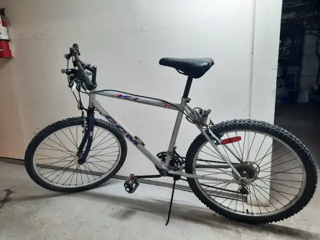 Bike VTT in Other in London - Image 4